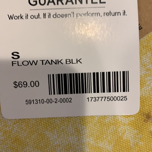 Workout/athletic top - Picture 3 of 4